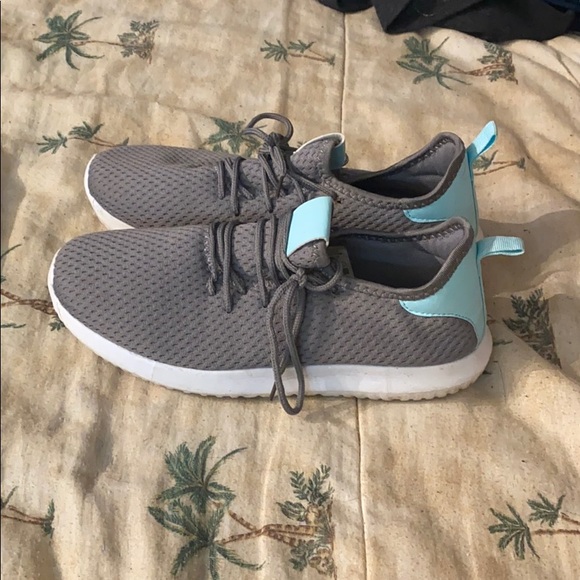 Sneakers - Picture 2 of 3